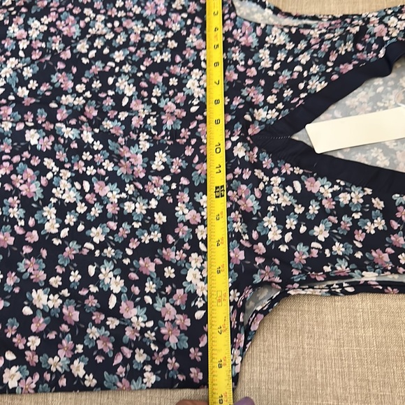 NWOT Aimee - Navy & Lavender Floral Tie-Front V-Neck Sleeveless Top - Women - Picture 2 of 5